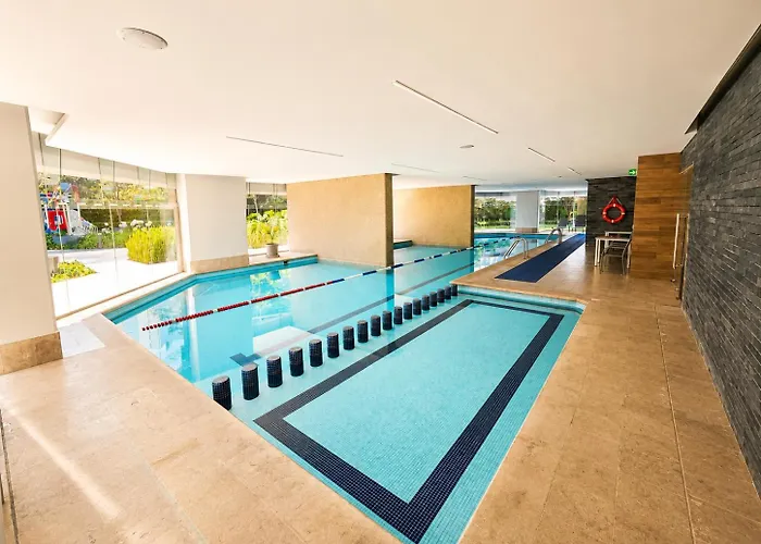 Modern Hi-risepoolhot Tubhigh-speed Wifi Apartamento