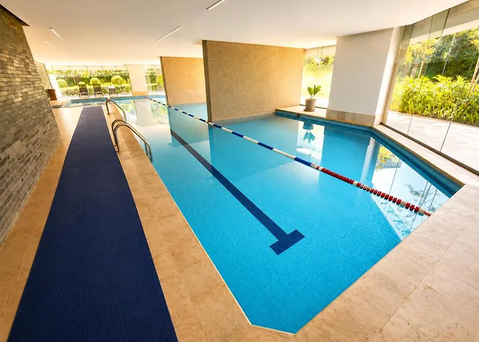 Modern Hi-risepoolhot Tubhigh-speed Wifi